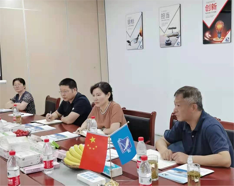 省藥品監(jiān)督管理局第一分局局長(zhǎng)張淼一行蒞臨深藍(lán)醫(yī)療考察調(diào)研 省藥品監(jiān)督管理局第一分局局長(zhǎng)張淼一行蒞臨深藍(lán)醫(yī)療考察調(diào)研