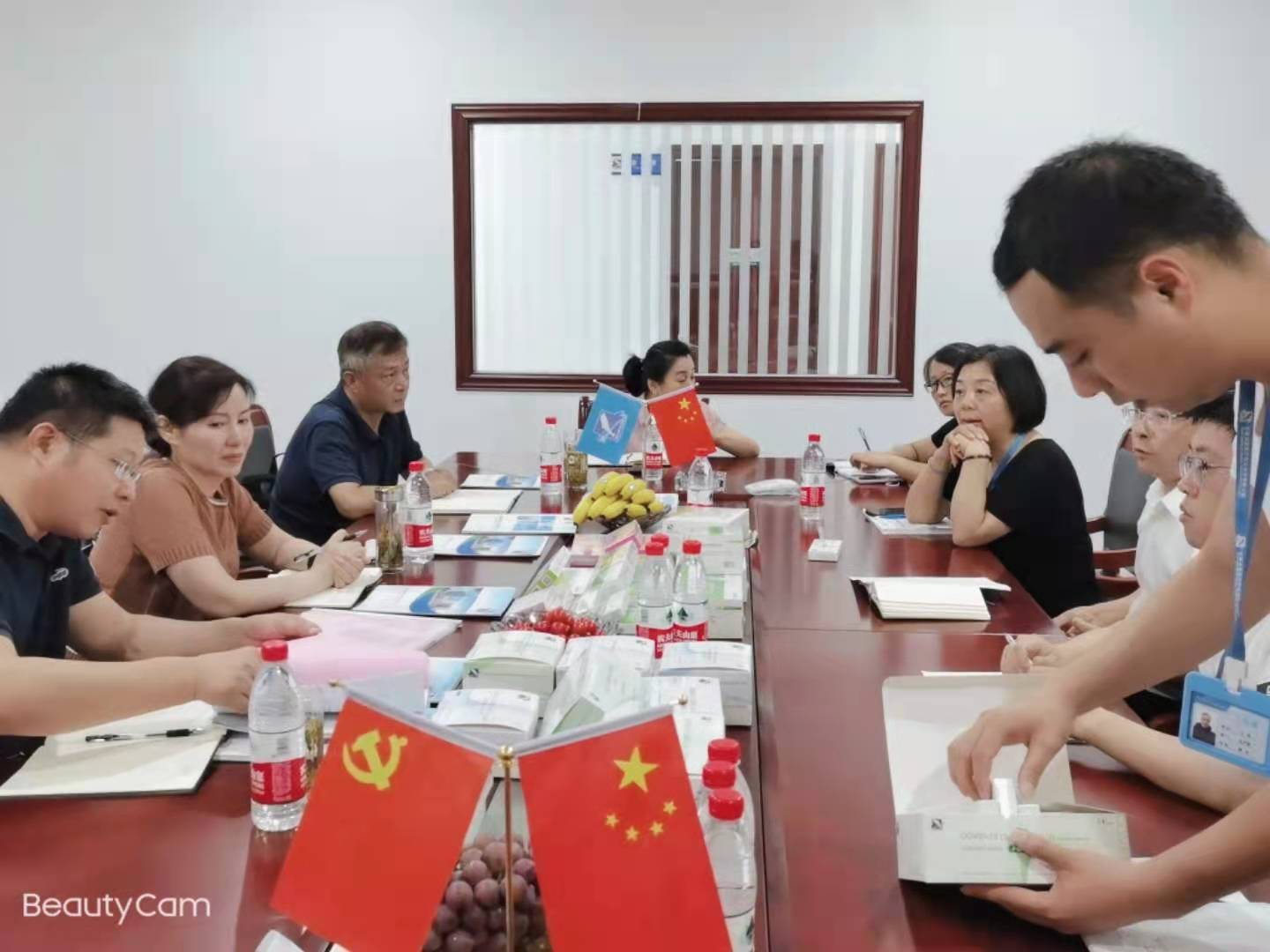 省藥品監(jiān)督管理局第一分局局長(zhǎng)張淼一行蒞臨深藍(lán)醫(yī)療考察調(diào)研