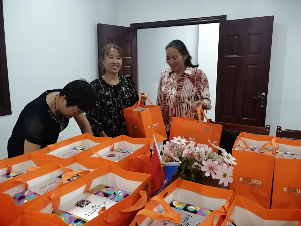 月滿中秋 禮承心意 | 深藍醫(yī)療發(fā)放中秋福利ing