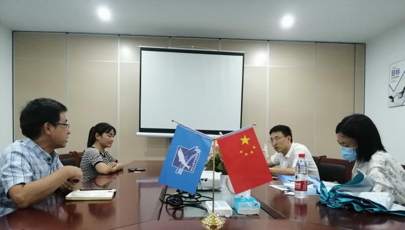 新華社經(jīng)濟新聞采訪部主任程士華一行蒞臨深藍醫(yī)療考察調(diào)研