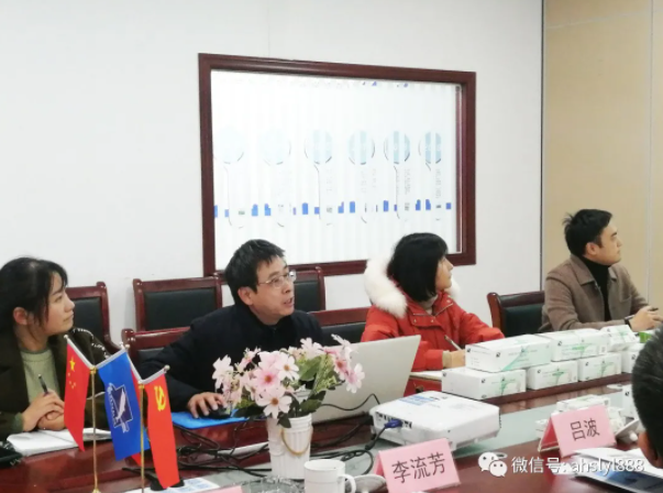 高新區(qū)管委會(huì)副主任呂波帶隊(duì)蒞臨深藍(lán)調(diào)研指導(dǎo)